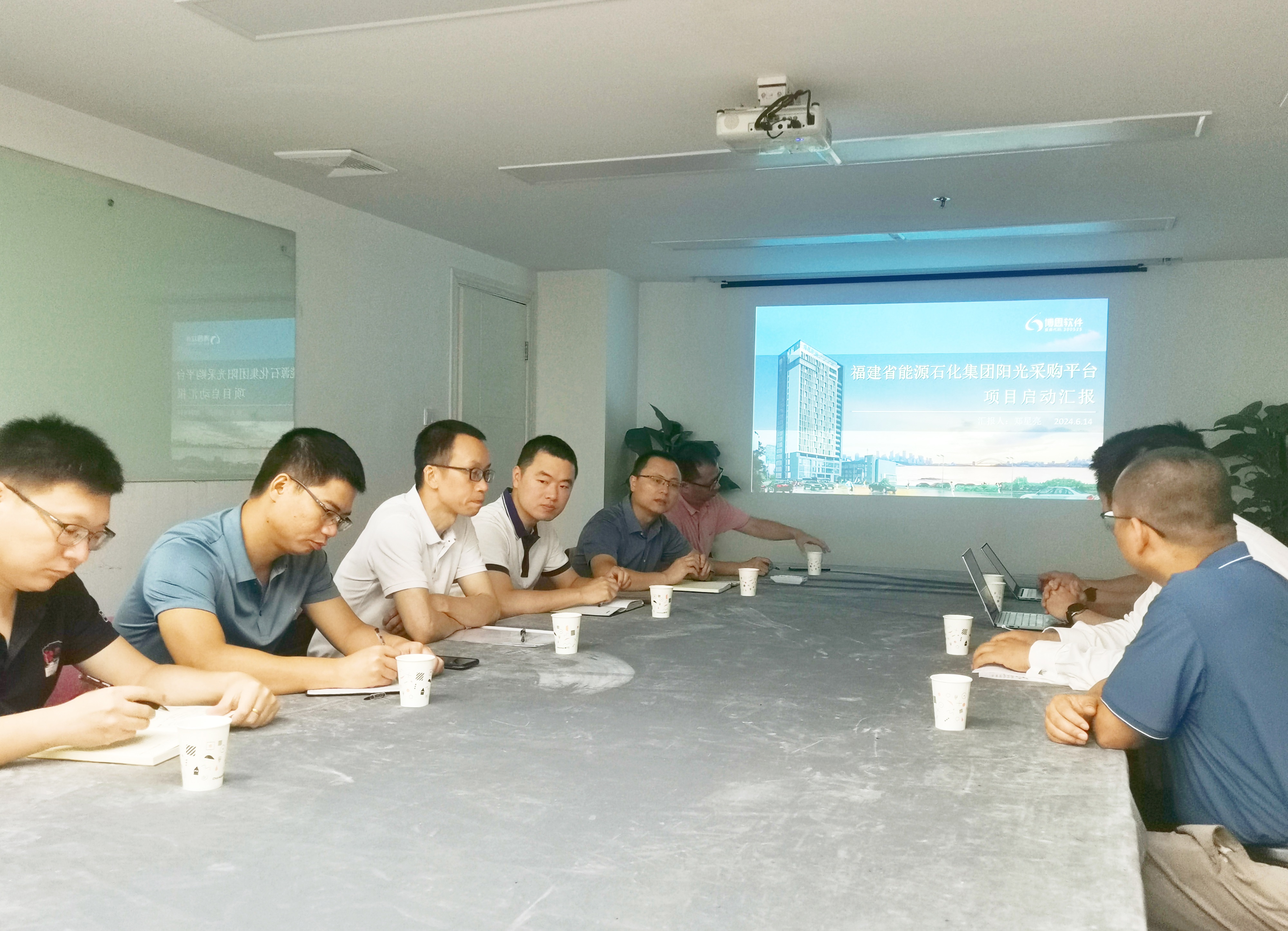 现场.jpg 现场.jpg