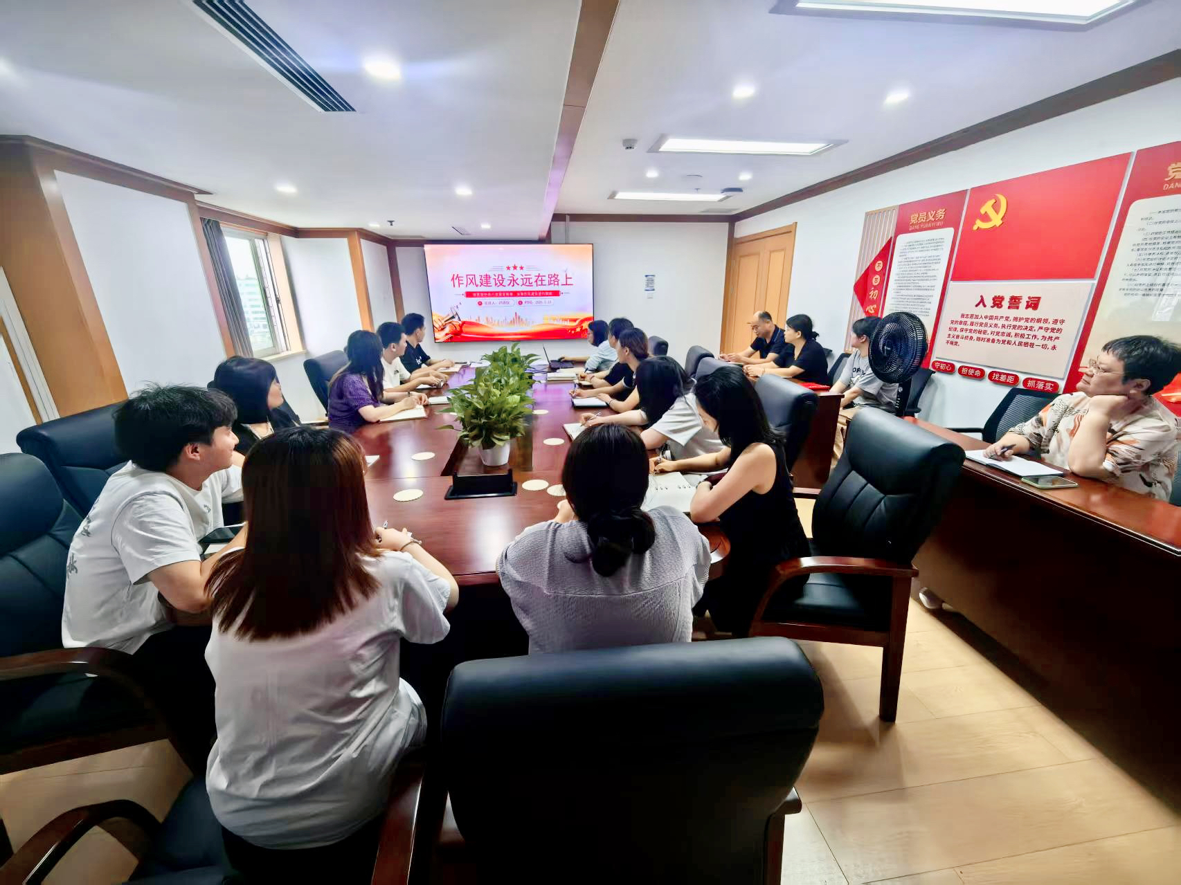 现场照片2.jpg 现场照片2.jpg